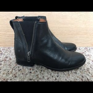 Frye Carly Zip Chelsea Leather Booties size 6.5